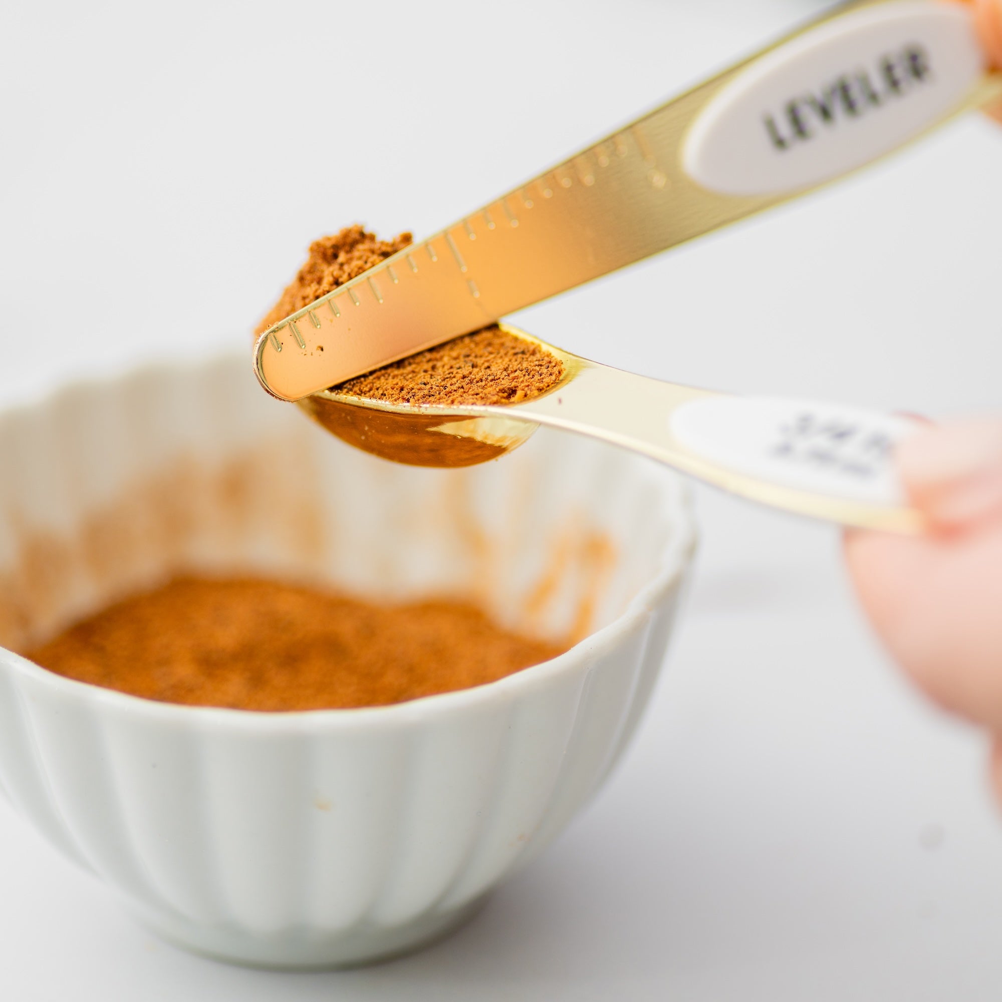 Classic White and Gold Magnetic Measuring Spoons Set - Styled Settings
