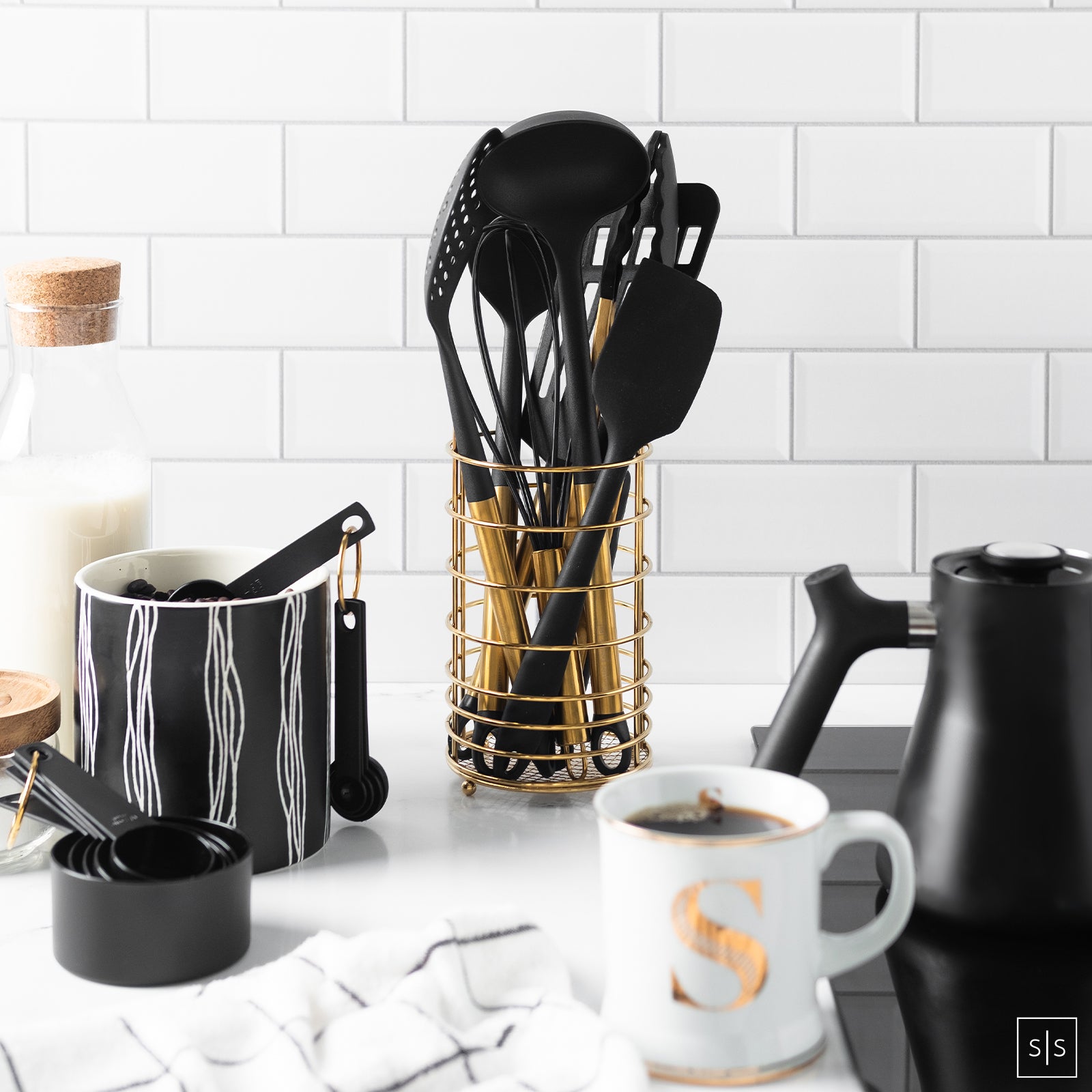 Black and Gold Nylon Kitchen Utensils Set