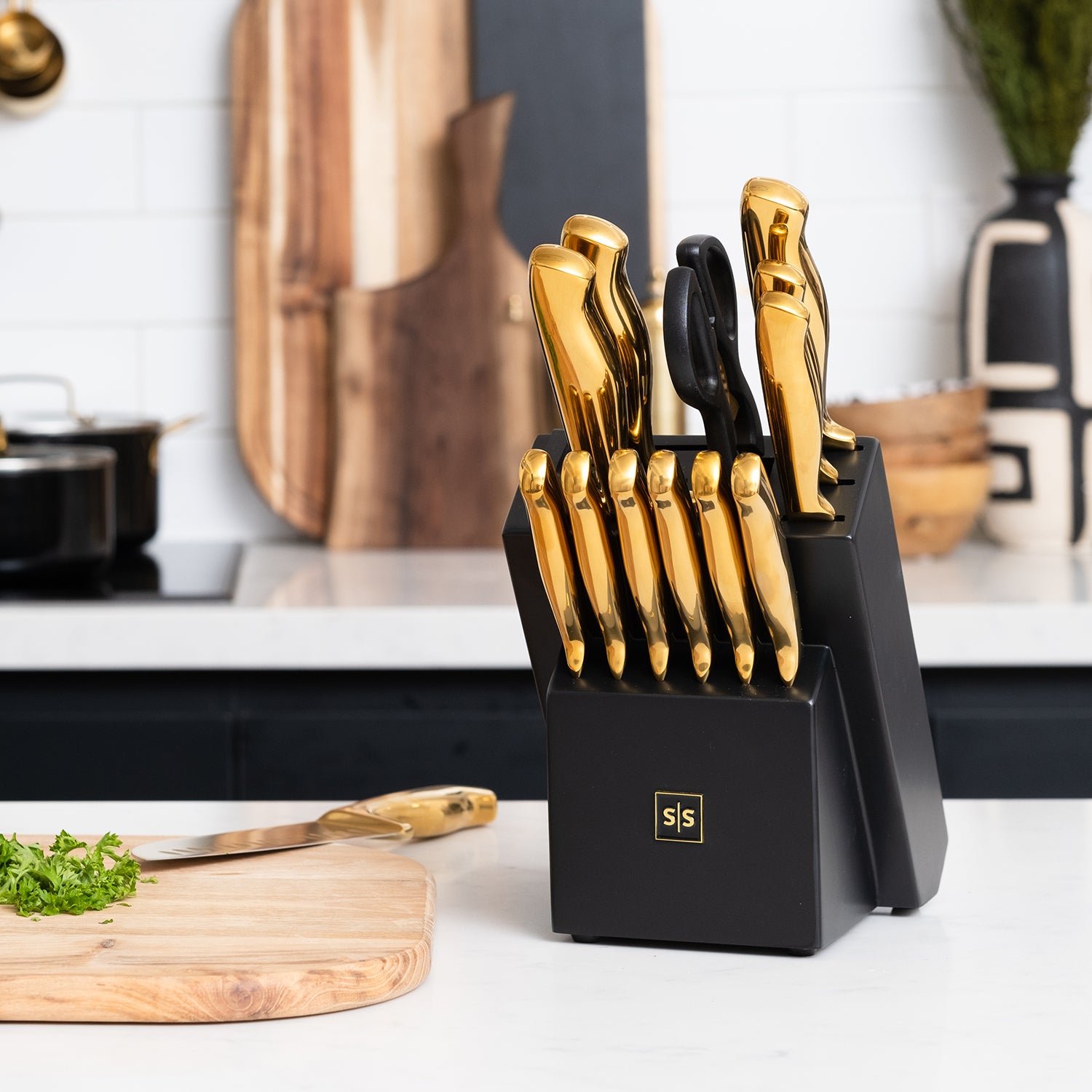 White and Gold Knife Set with Sharpener - 14pc Self Sharpening Knife Block Set - White and Gold Kitchen Accessories, Gold Kitchen Decor