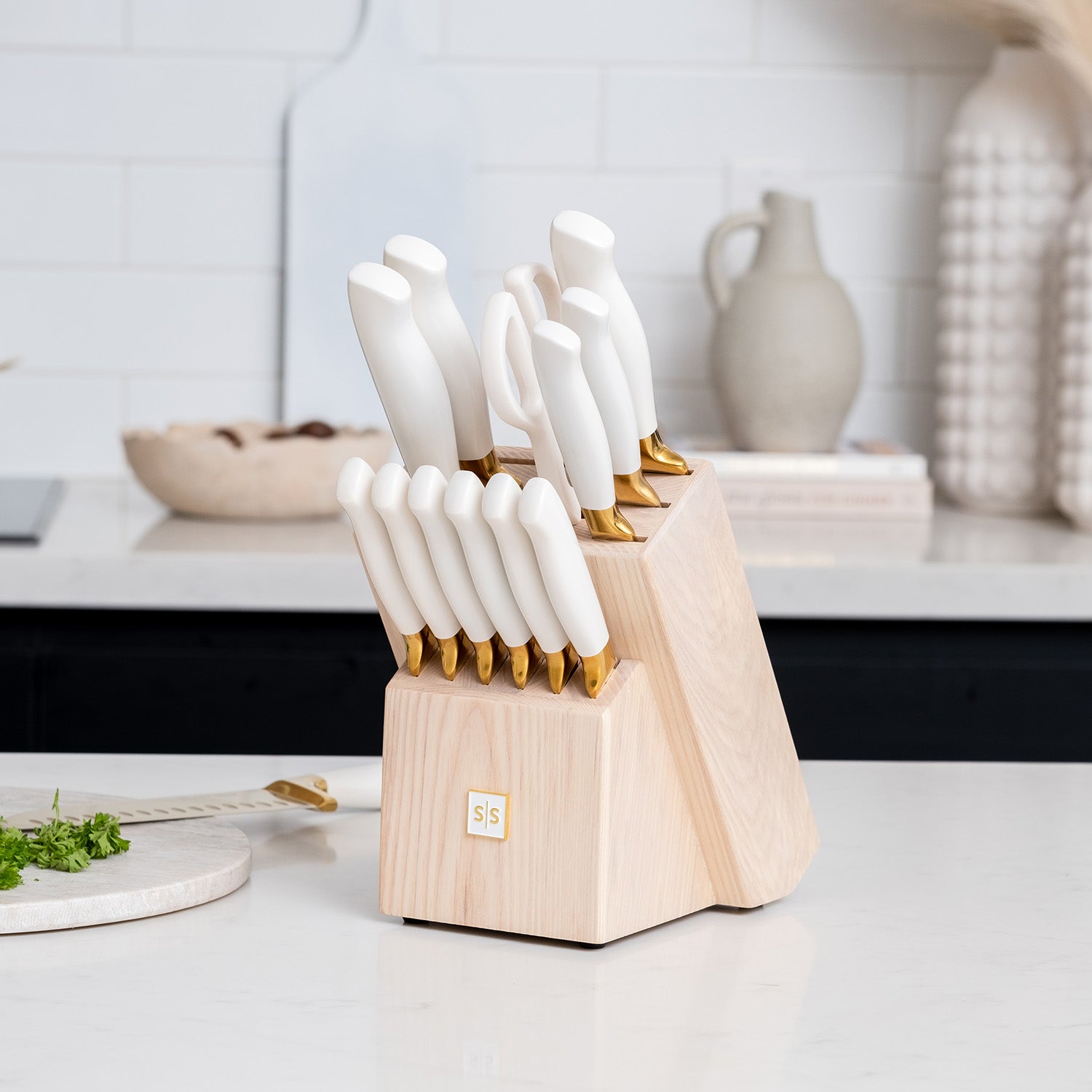 White and Gold Knife Set with Sharpener - 14pc Self Sharpening Knife Block Set - White and Gold Kitchen Accessories, Gold Kitchen Decor